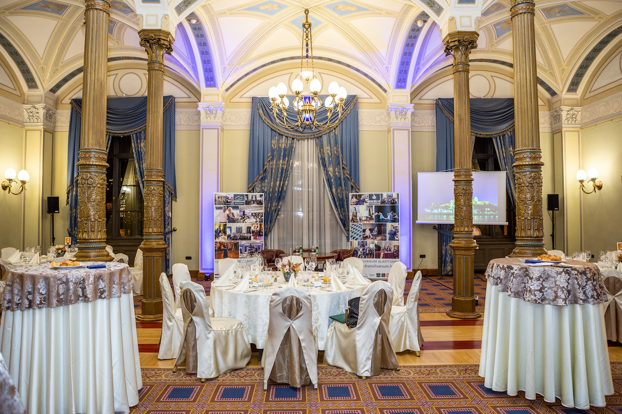 transilvanum-emh19nov12-2.jpg