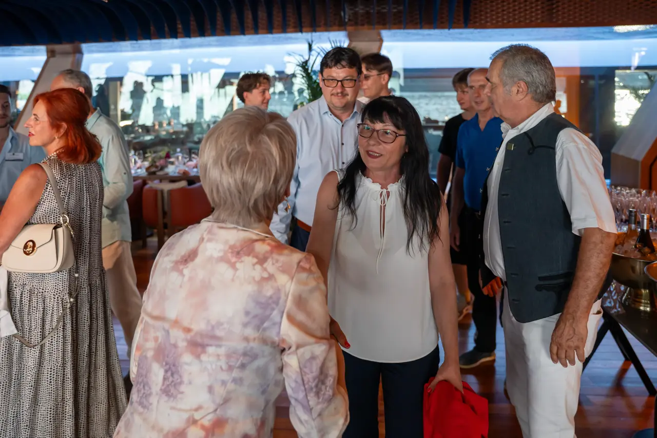2026_07_16_18_57_58_A7400957.webp