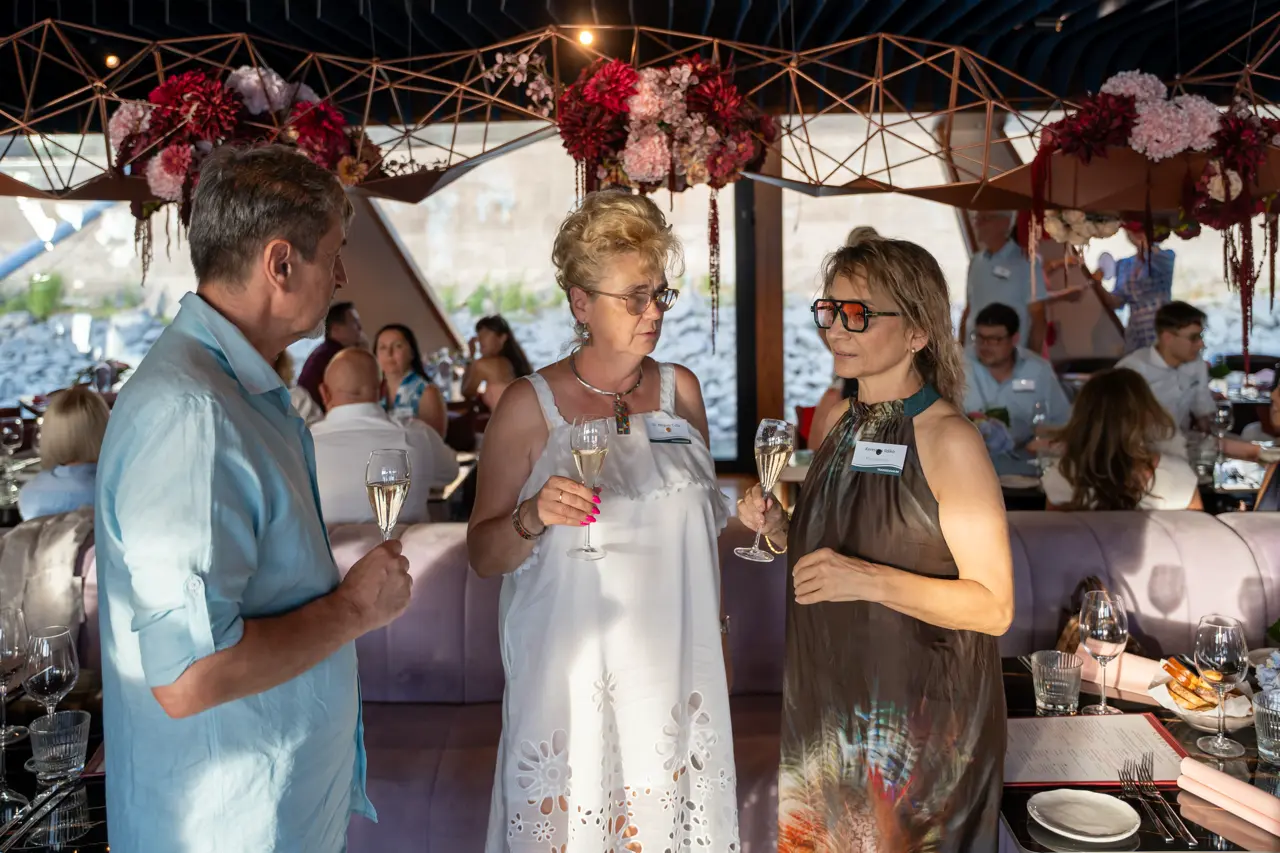 2026_07_16_19_15_46_A7401097.webp