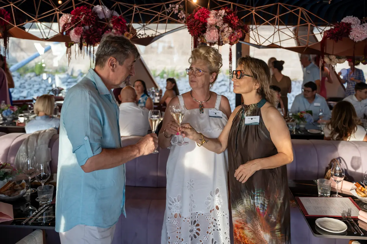 2026_07_16_19_15_49_A7401099.webp