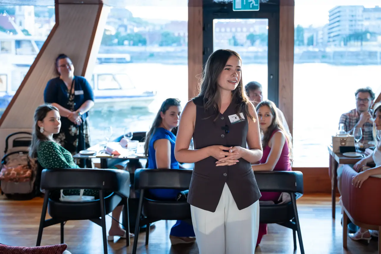 2026_07_16_19_49_40_A7401277.webp