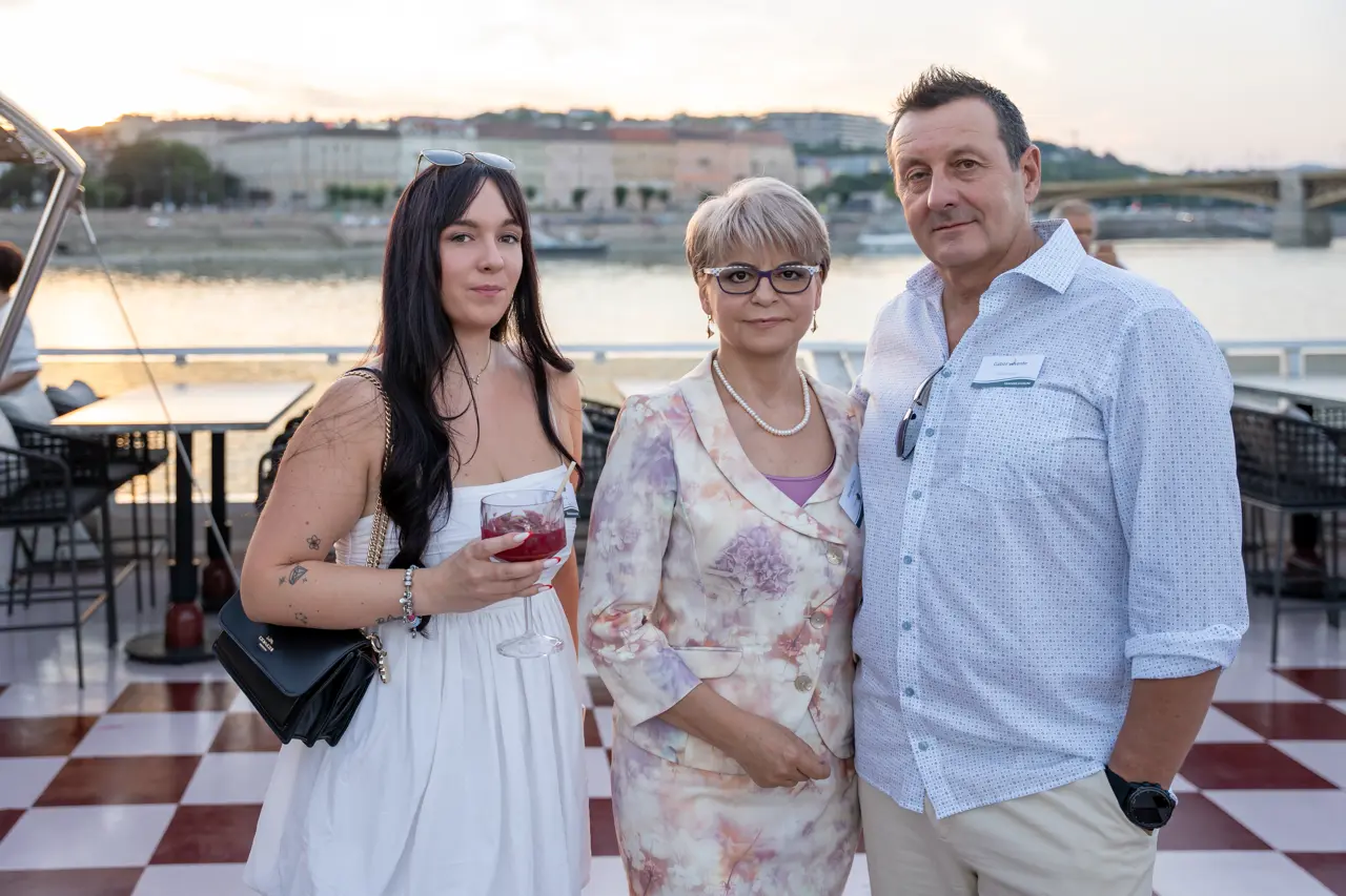 2026_07_16_20_02_13_A7401360.webp