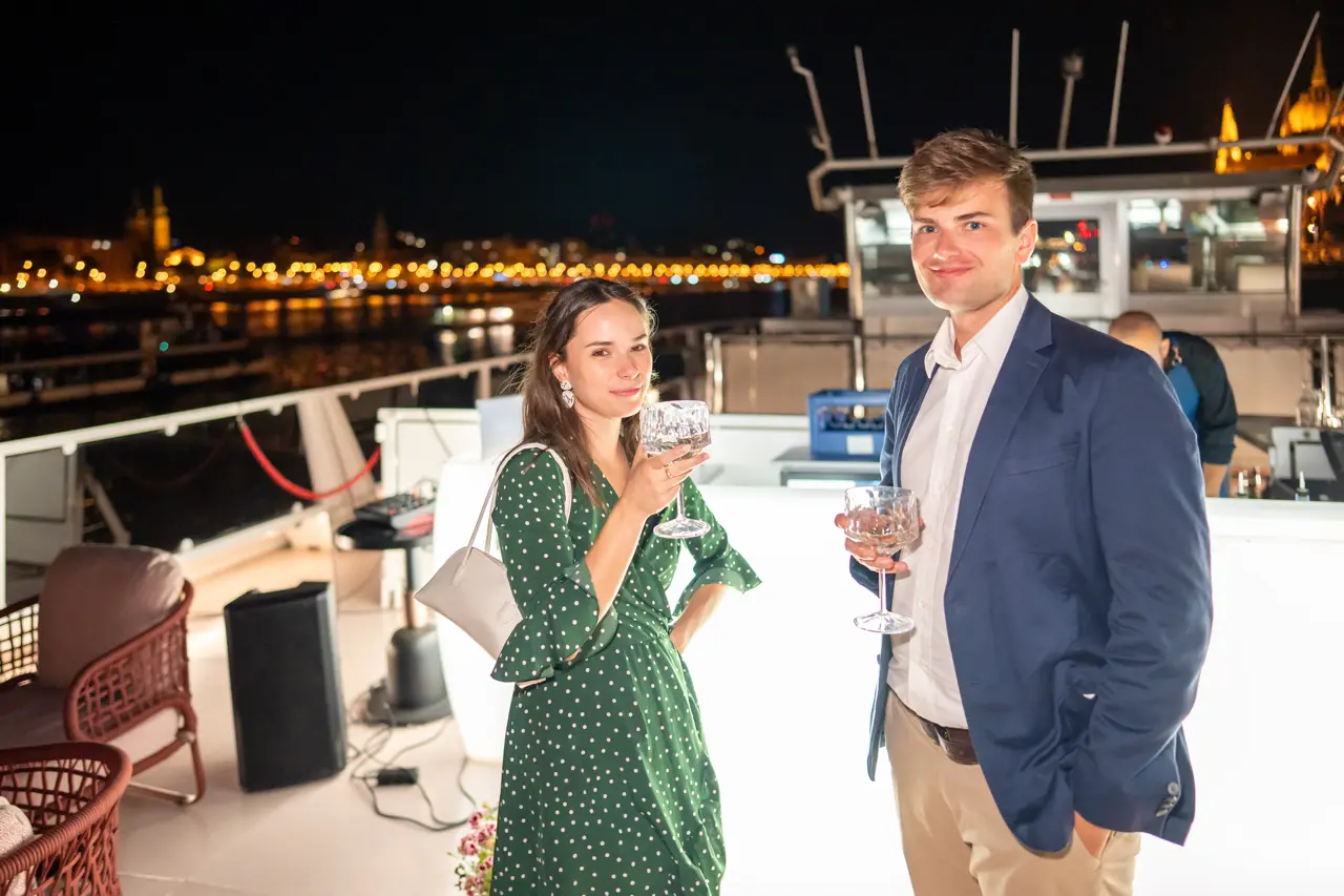 2026_07_16_22_20_43_A7401691.webp